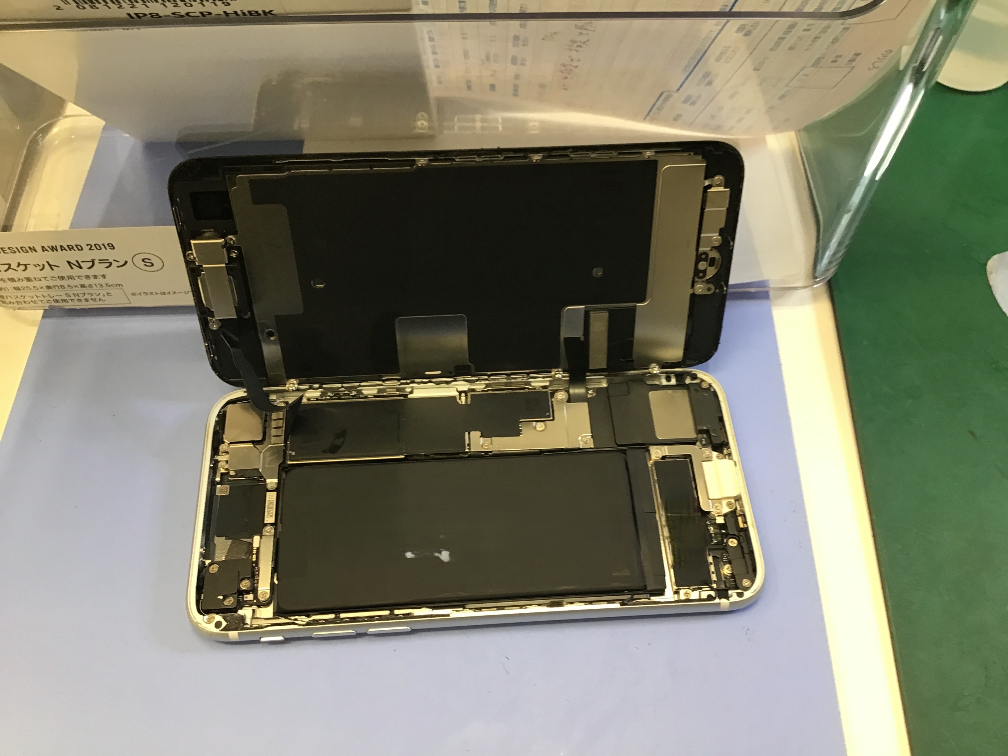 【八王子オクトーレ店】iPhone SE（第2世代）のバッテリー交換修理工程のご紹介